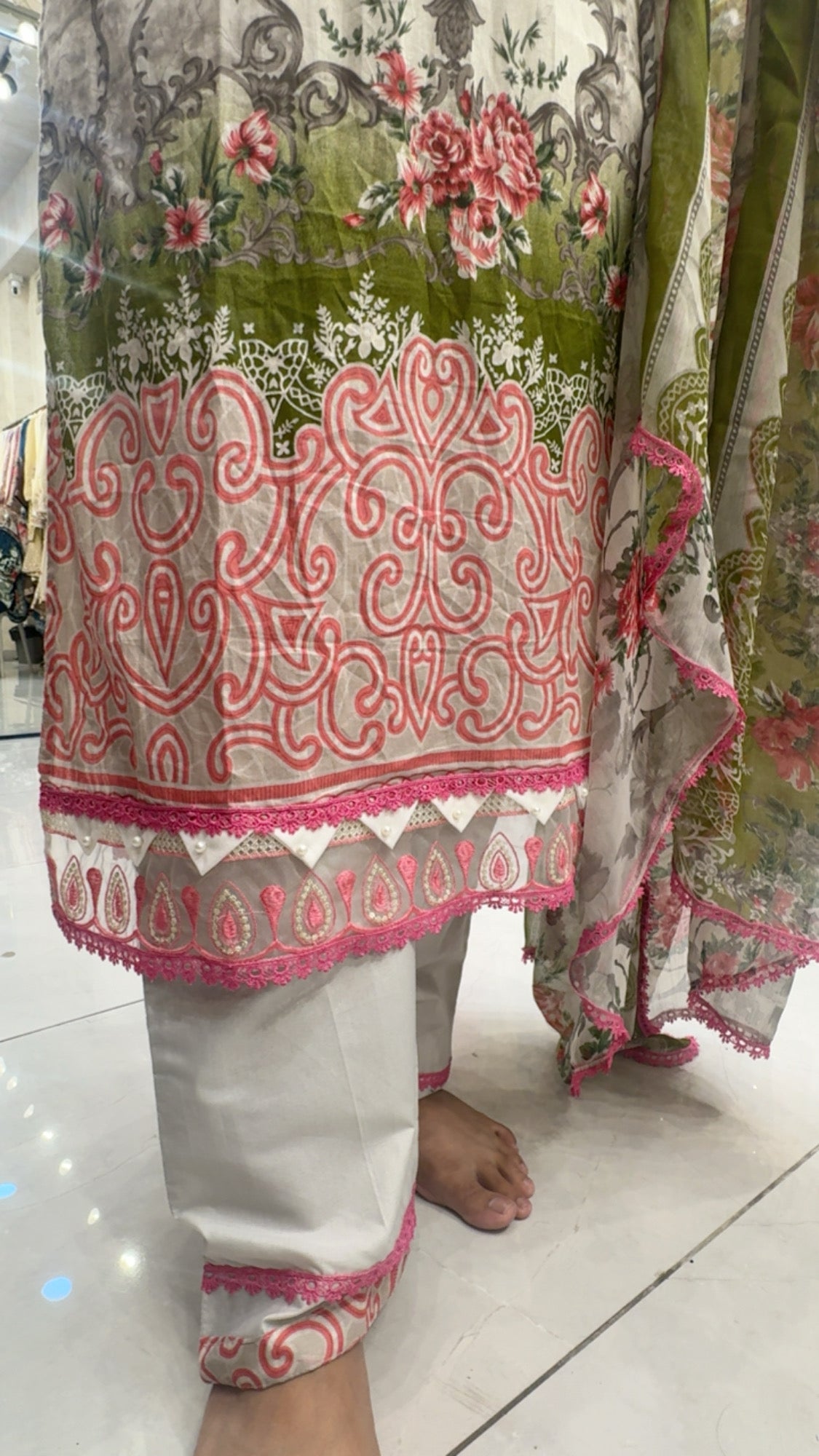 The Luxe Bloom :- Serenity Bloom Lawn Set