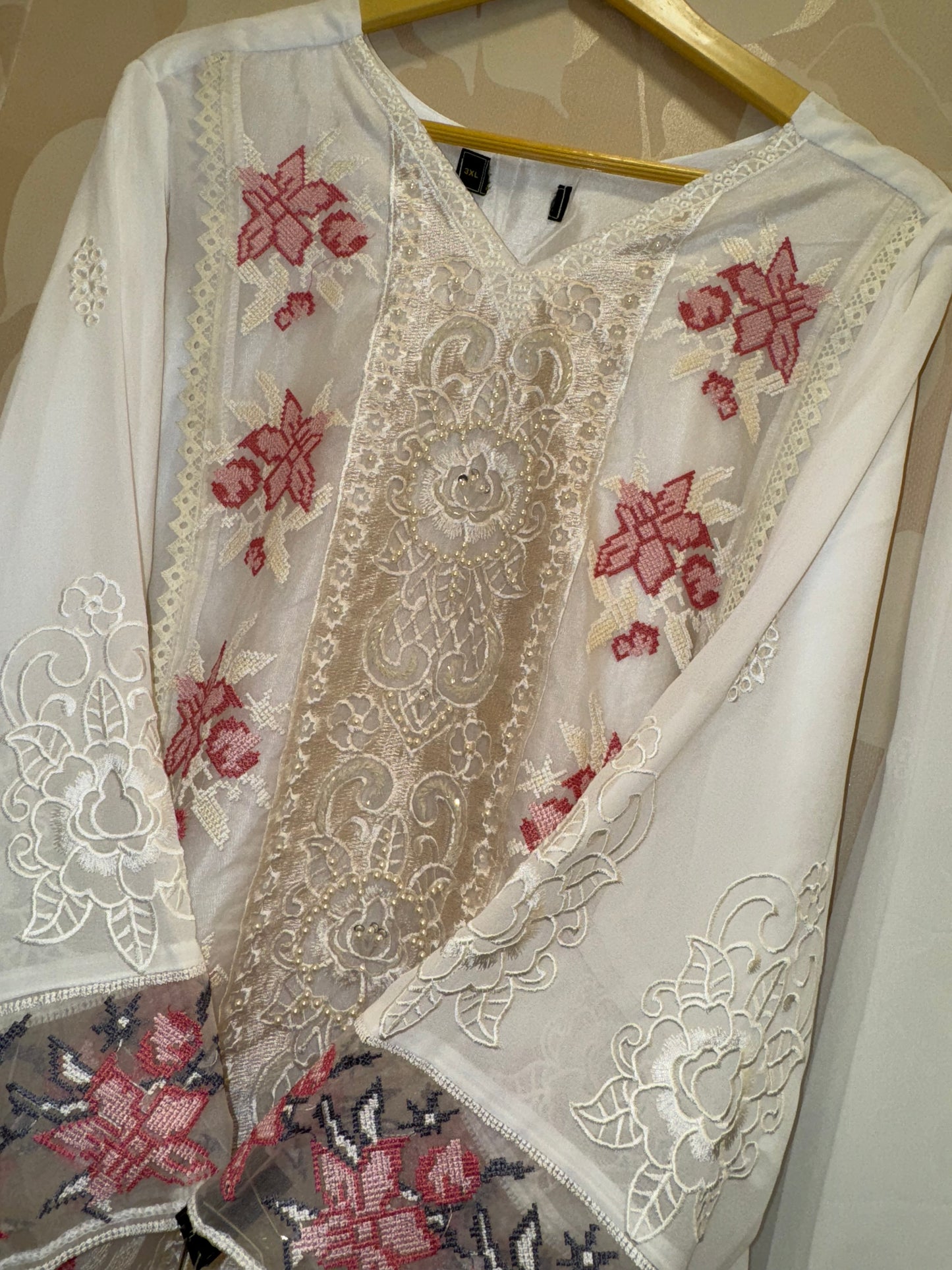 Noorika – Off-White Georgette Kurta Set