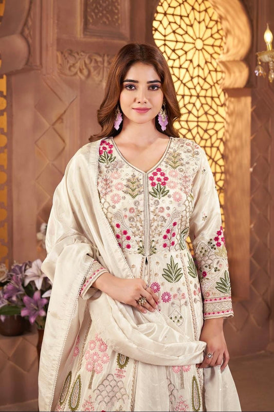 The Zoya Heritage Lehenga Set “Where timeless elegance meets handcrafted luxury.” dn001