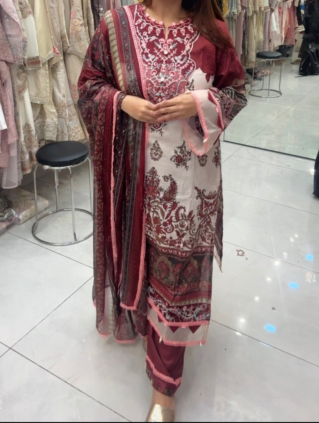 Dananeer viral  Lawn Set ( chiffon dupatta)