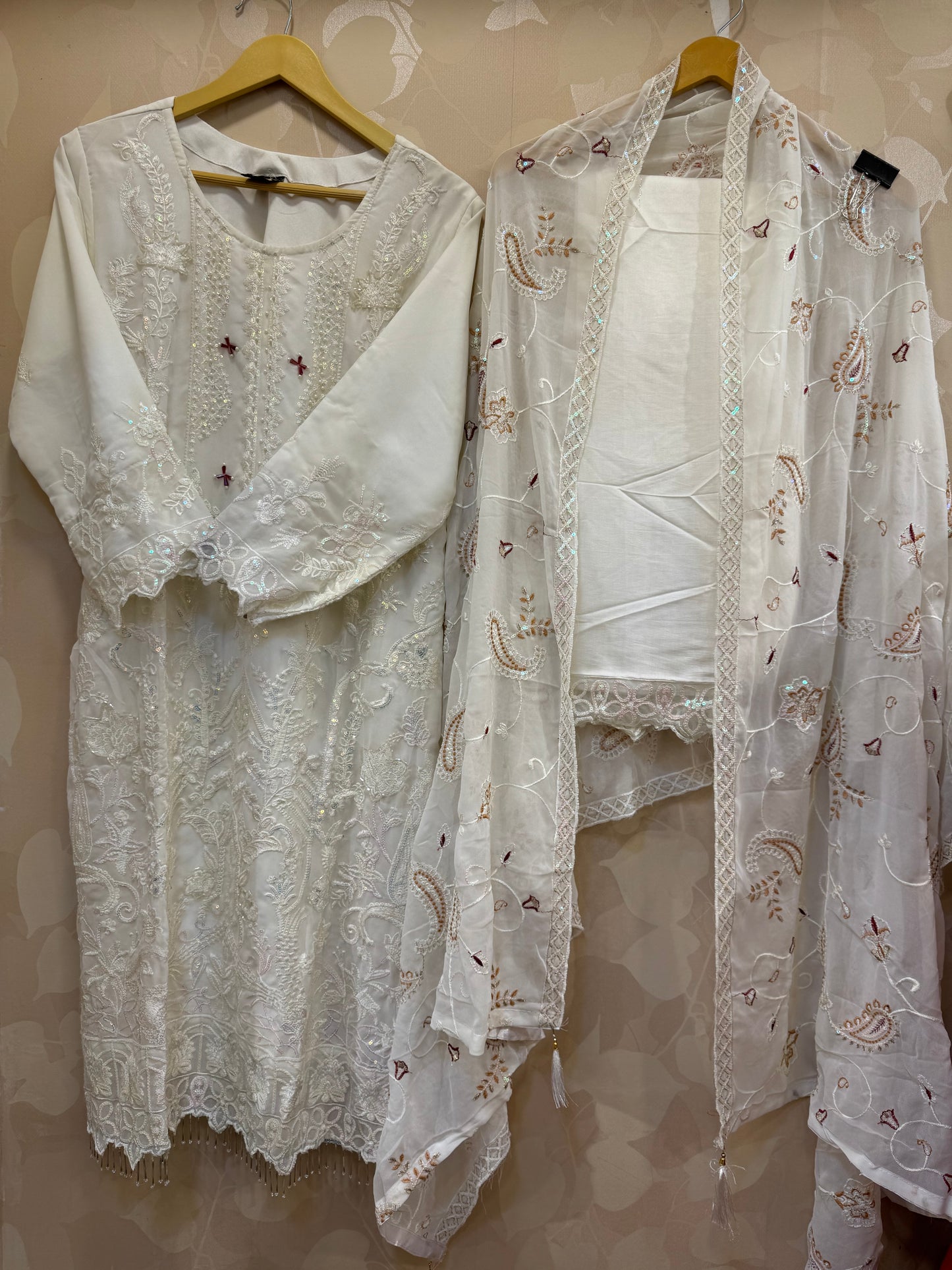 Zarqah – Cream pk stone  & Sequin Handwork pak style suit