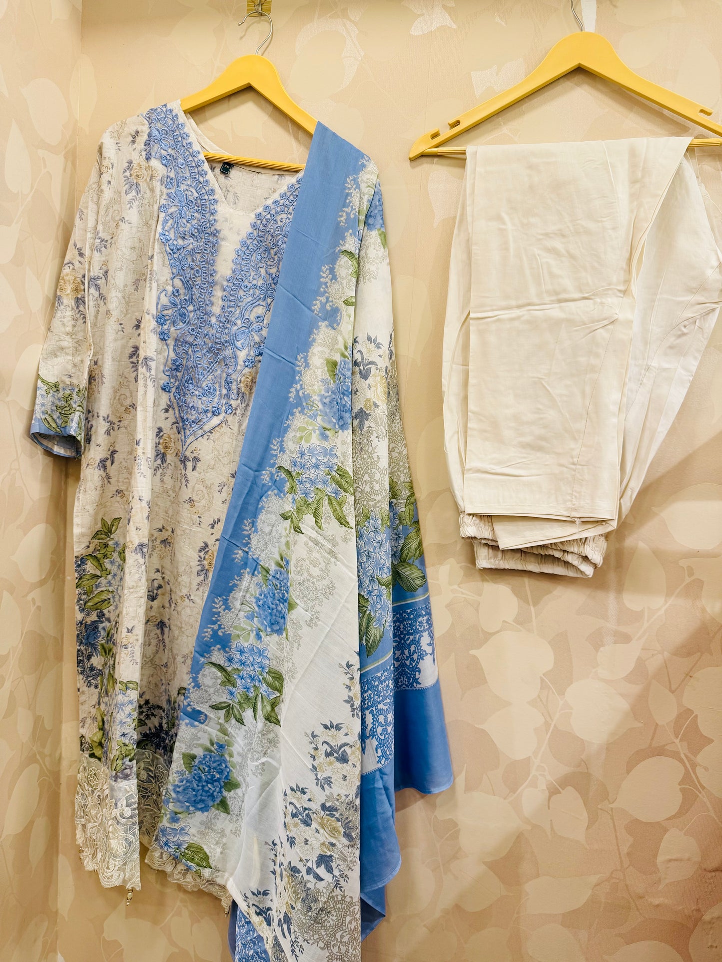 Printed lawn Kurta set with Blue patchwork(CHIFFON DUPATTA) | Elegant Ethnic Wear 2025