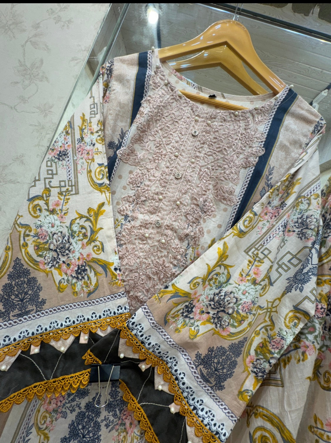 007 needle wonder pink with mustard and blue floral set
