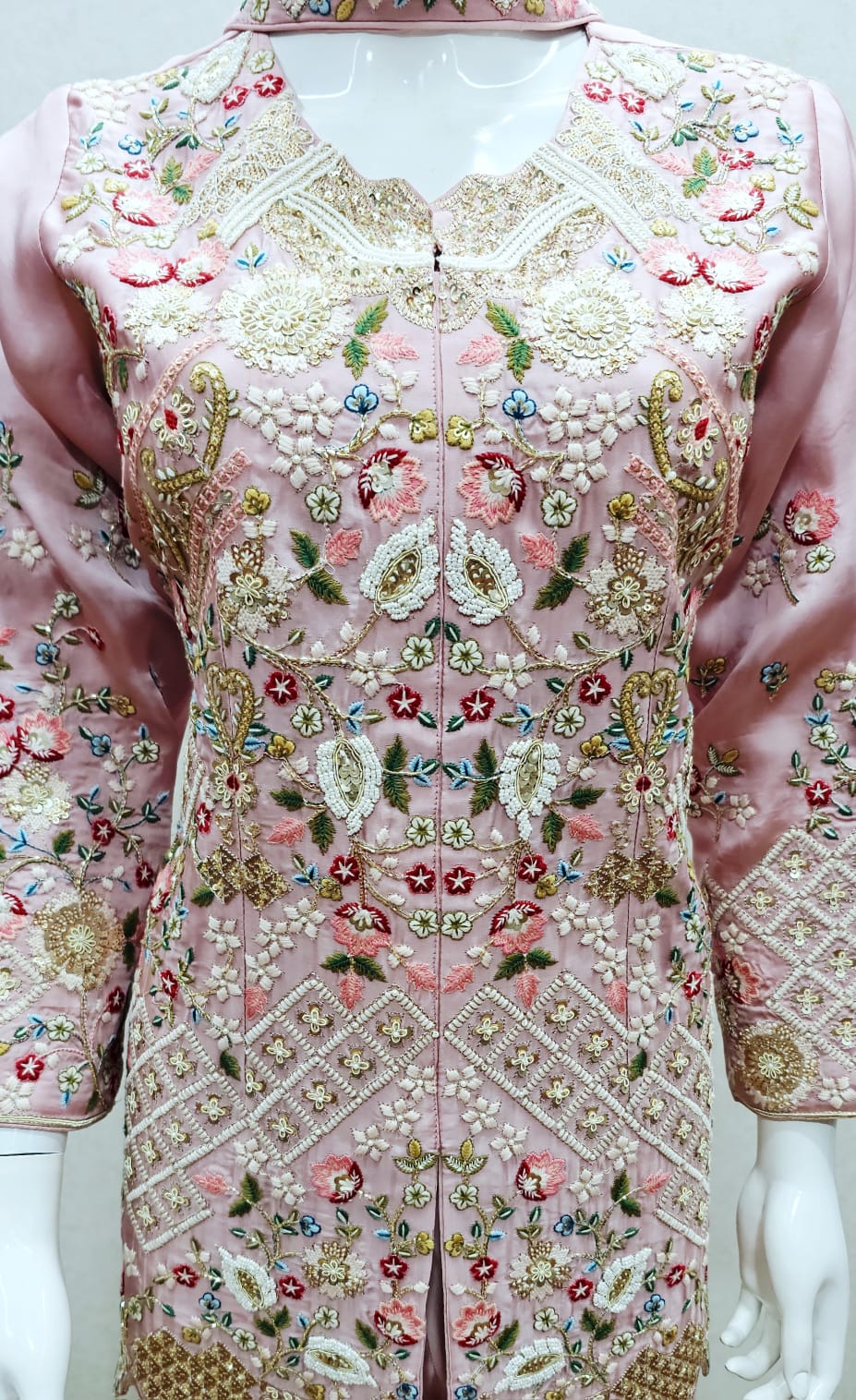 Hand-Embroidered Short Top with Flared Pants & Choker Dupatta – Couture Set